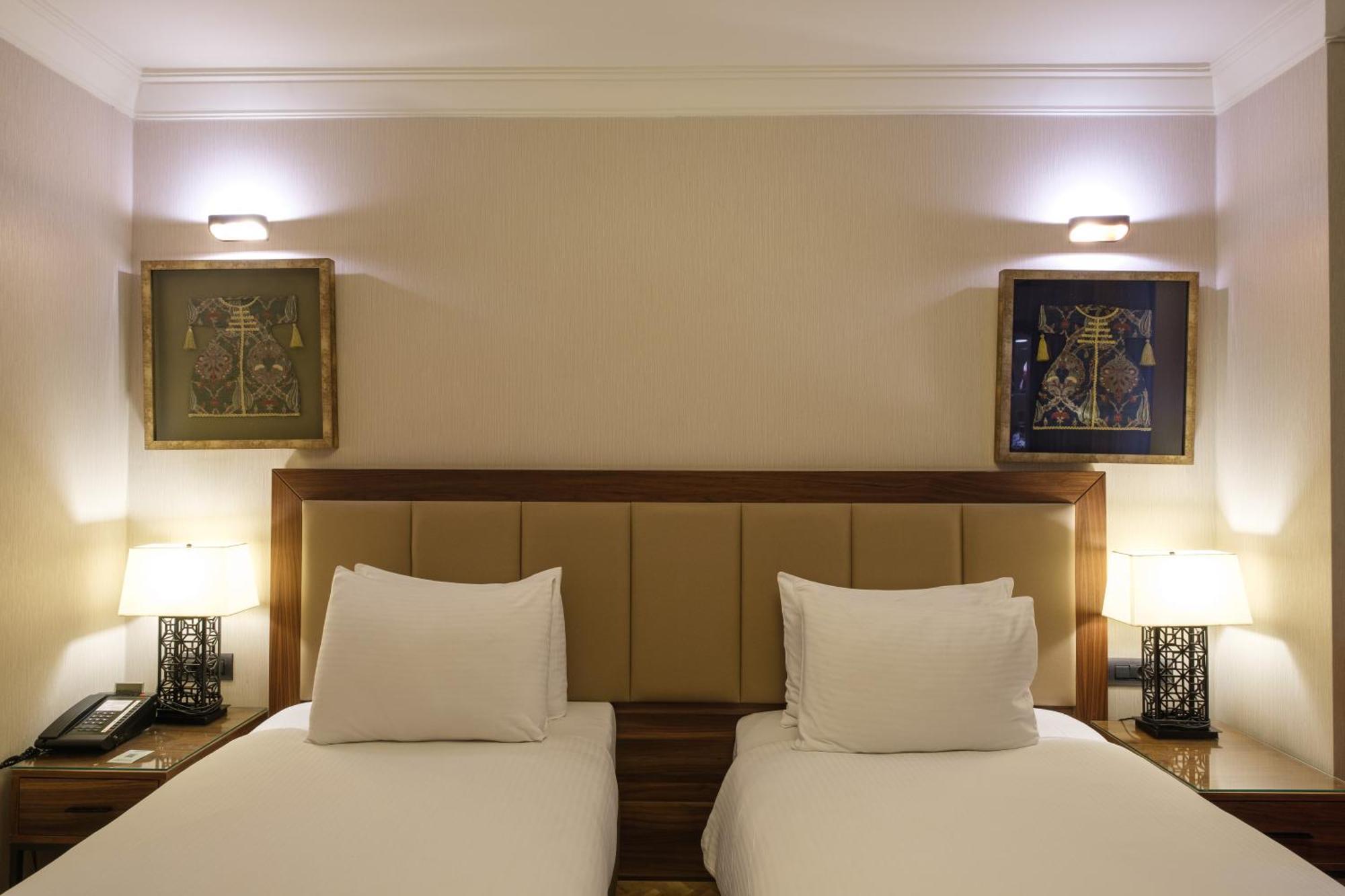 מלון Golden Age Taksim 4*